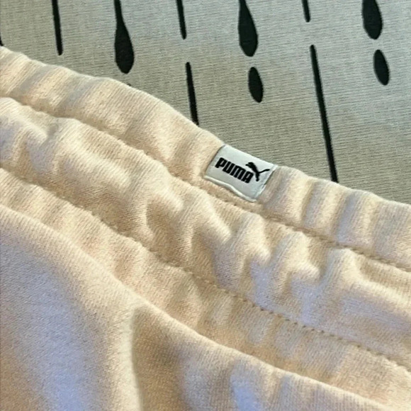 Baby Pink Puma Shorts. Size small - Picture 4 of 7